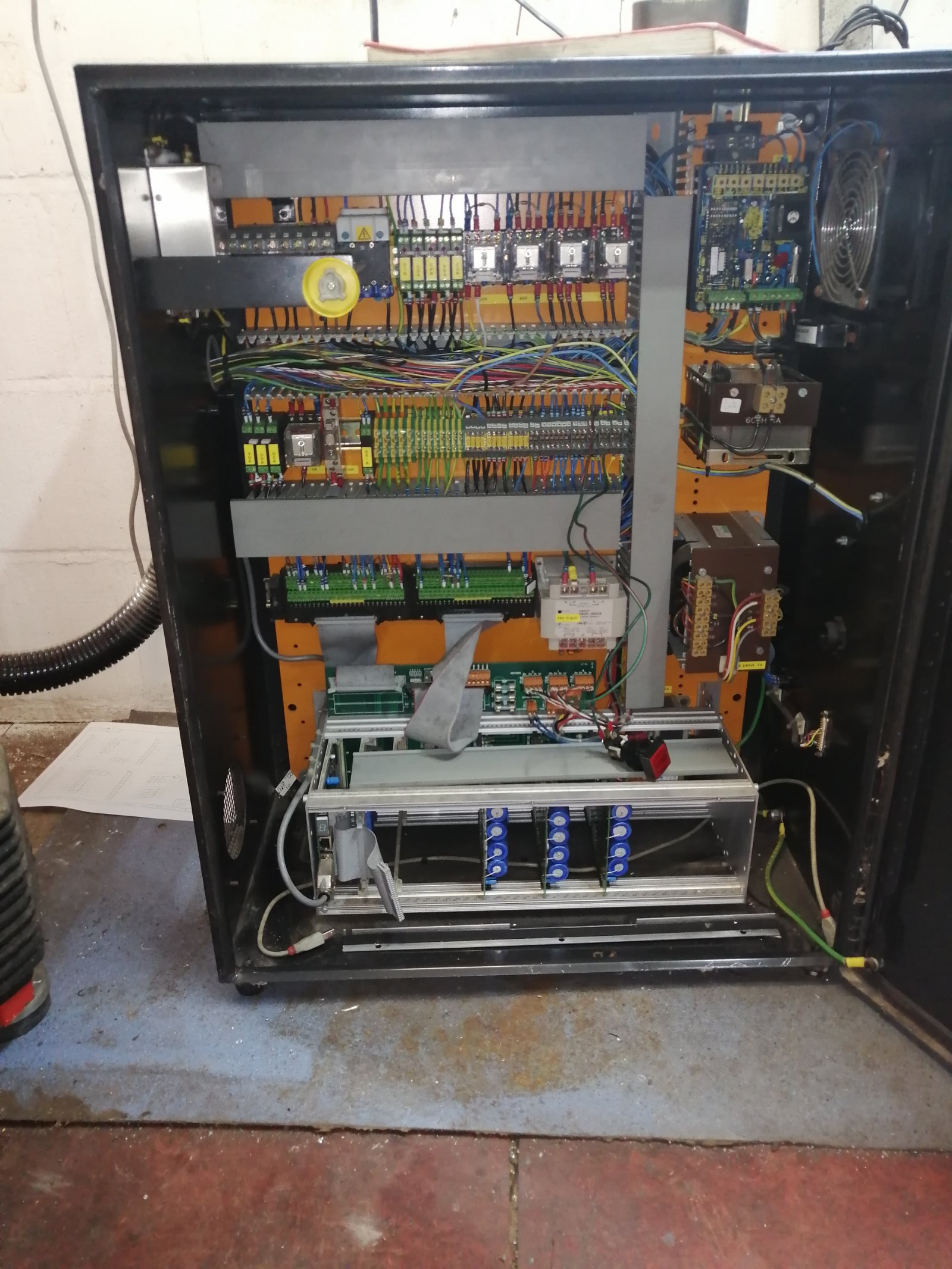 1997_triac-pc-inside-view.jpg